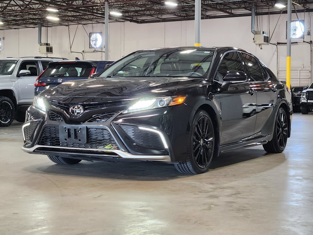 Used 2024 Toyota Camry XSE FWD image 4