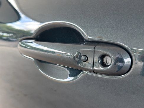 Used 2014 Nissan Juke SL FWD image 26