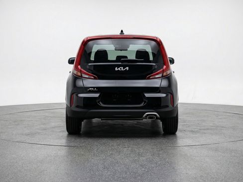 Used 2025 Kia Soul LX w/ LX Technology Package FWD image 7