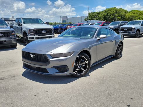 Used 2025 Ford Mustang Coupe RWD image 1