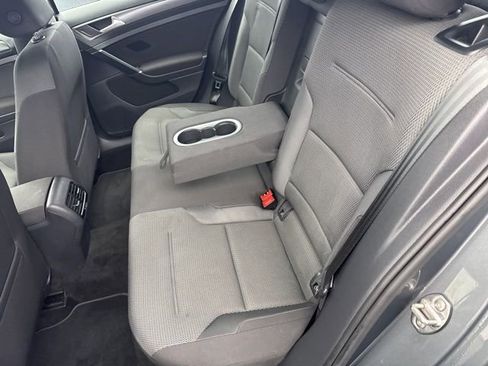 Used 2019 Volkswagen e-Golf SE w/ Driver Assistance Package image 34