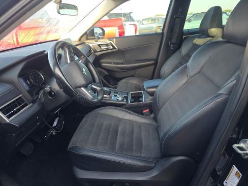 Used 2023 Mitsubishi Outlander SE FWD image 8