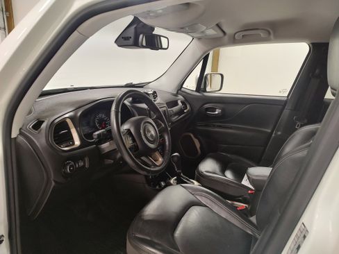 Used 2017 Jeep Renegade Limited image 10