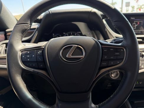 Used 2019 Lexus ES 350 w/ Premium Package FWD image 23