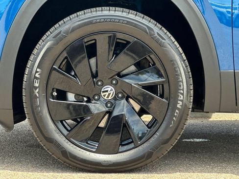 Used 2025 Volkswagen Atlas SE w/ Panoramic Sunroof Package FWD image 26