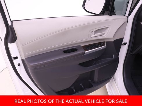 Certified 2024 Toyota Sienna LE image 8