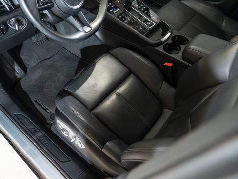 Certified 2023 Porsche Macan AWD/4WD image 14