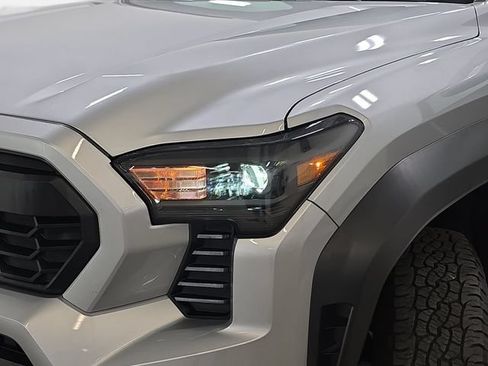 Certified 2024 Toyota Tacoma TRD Off-Road w/ TRD Off Road Upgrade Package AWD/4WD image 30