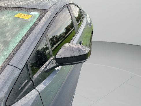 Used 2026 Toyota Prius Plug-In Hybrid FWD image 29