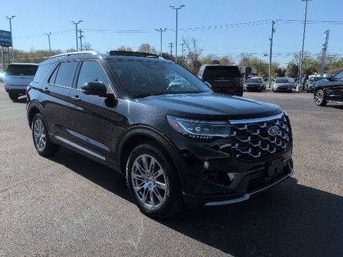 Used 2025 Ford Explorer Platinum AWD/4WD image 10