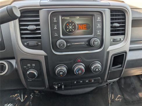 Used 2018 RAM 2500 Tradesman w/ Chrome Appearance Group AWD/4WD image 23