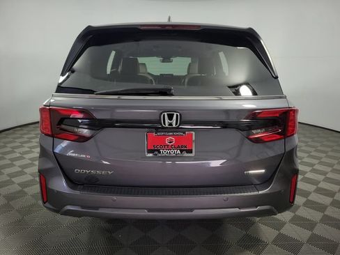 Used 2025 Honda Odyssey Touring image 7