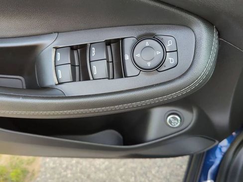 Used 2023 Buick Encore GX Essence w/ Experience Buick Package FWD image 13
