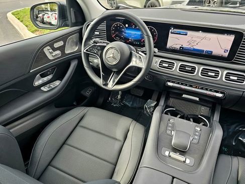 Certified 2026 Mercedes-Benz GLS 450 4MATIC image 29
