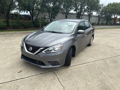 Used 2019 Nissan Sentra S FWD image 2