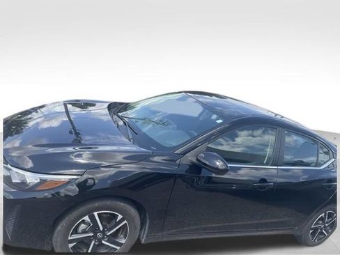 Used 2024 Nissan Sentra SV FWD image 10
