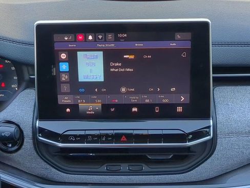 Used 2024 Jeep Compass Latitude image 20