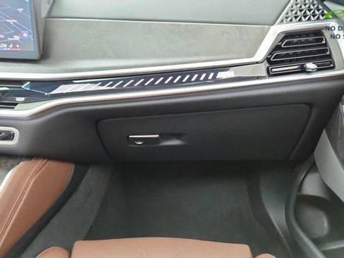 Used 2025 BMW X6 M60i AWD/4WD image 37