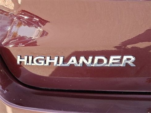 Used 2019 Toyota Highlander AWD V6 image 31