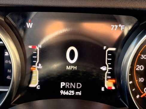 Used 2019 Jeep Wrangler Unlimited Sahara AWD/4WD image 35
