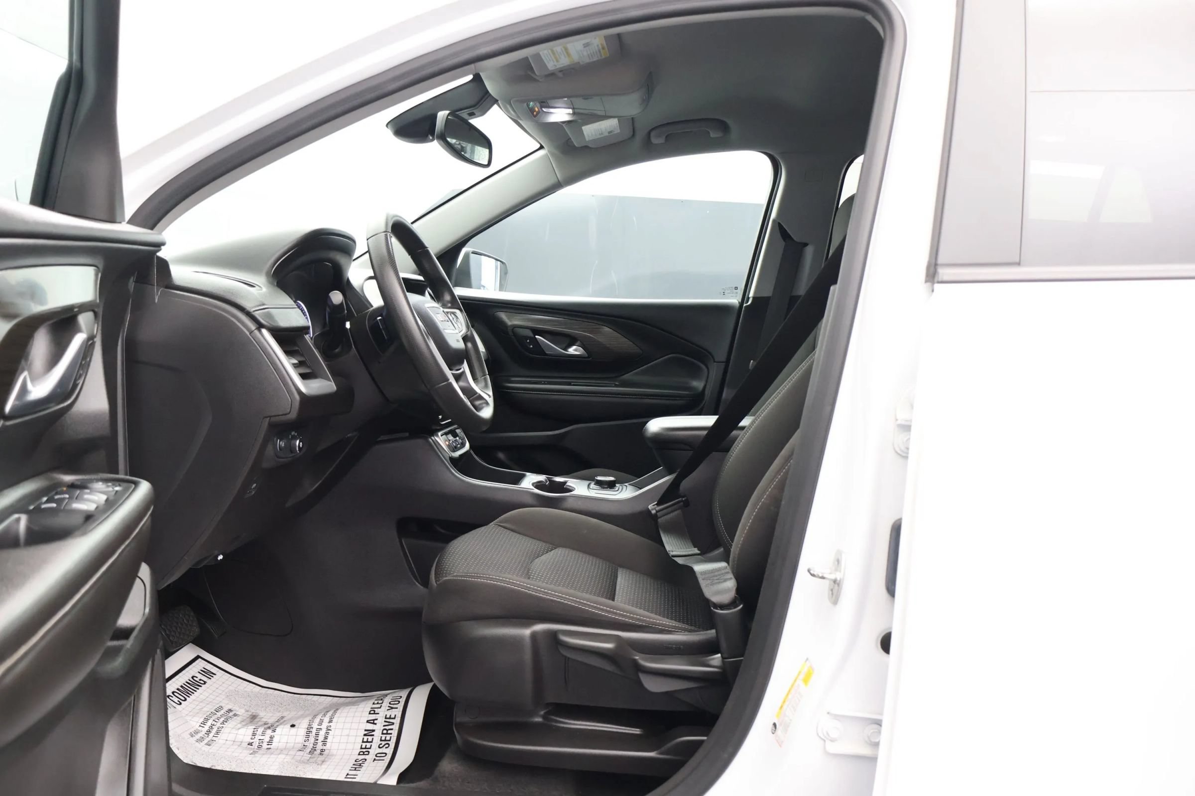 Used 2024 GMC Terrain SLE AWD/4WD image 11