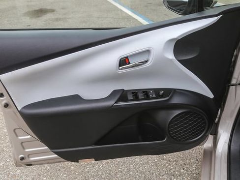 Used 2022 Toyota Prius Prime Limited FWD image 20