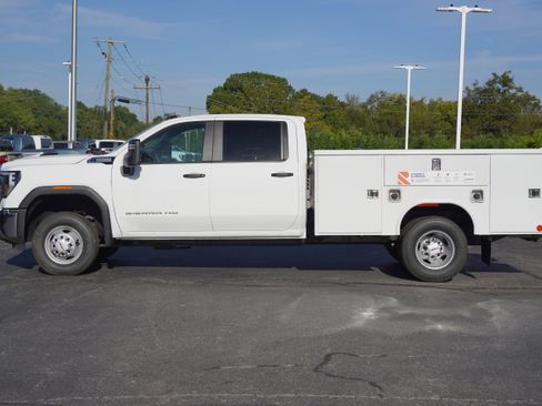 New 2025 GMC Sierra 3500 Pro w/ Convenience Package image 4