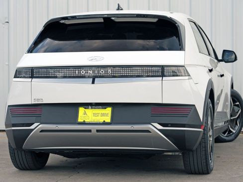 Used 2022 Hyundai Ioniq 5 SEL image 4