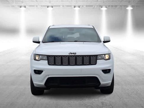 Used 2021 Jeep Grand Cherokee Laredo X AWD/4WD image 3