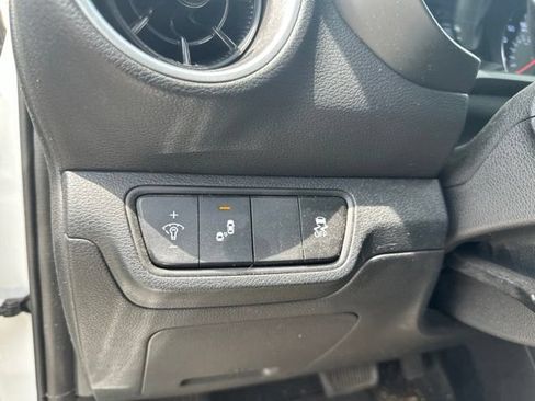Used 2024 Kia Forte LXS w/ LXS Technology Package FWD image 6