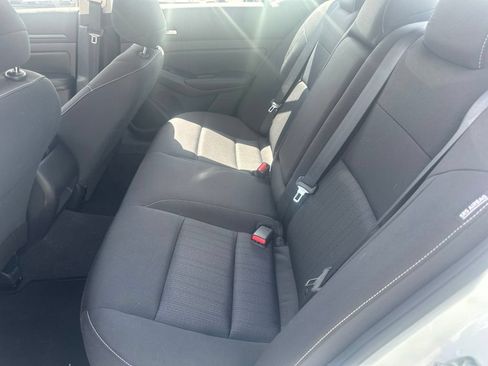 Used 2022 Nissan Altima 2.5 S FWD image 21
