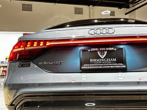 Used 2023 Audi e-tron GT Premium Plus image 17