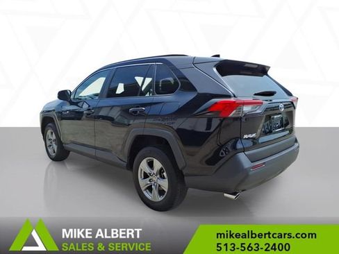 Used 2025 Toyota RAV4 XLE FWD image 5