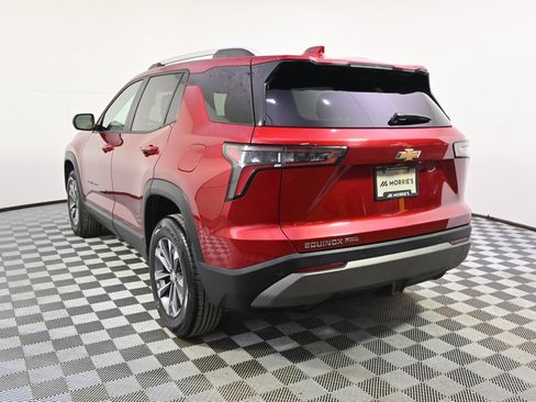 Used 2025 Chevrolet Equinox LT w/ Convenience Package II image 4