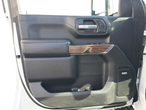 Used 2021 Chevrolet Silverado 2500 High Country w/ Z71 Off-Road Package image 7