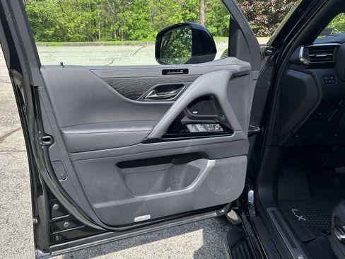 Used 2026 Lexus LX 700h Luxury AWD/4WD image 13