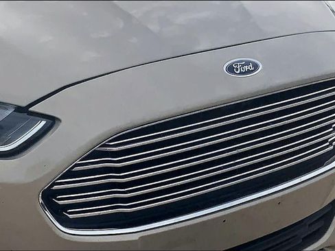 Used 2015 Ford Fusion SE w/ Equipment Group 202A FWD image 29