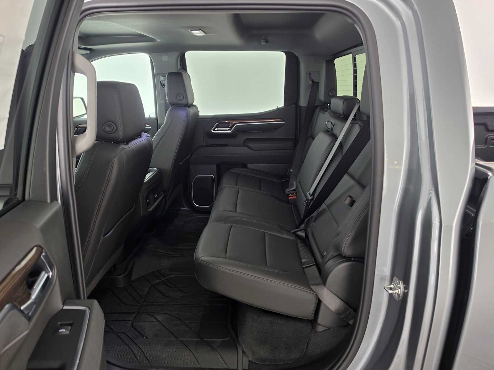 New 2026 Chevrolet Silverado 1500 RST w/ Redline Edition AWD/4WD image 16