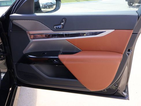 New 2026 BMW 760i xDrive w/ Executive Package image 10