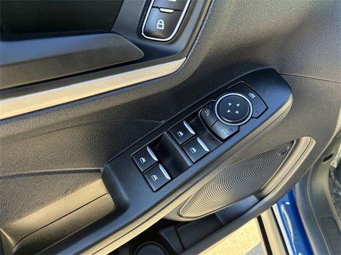 Used 2022 Ford Escape SE image 20