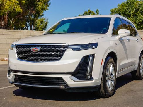Certified 2023 Cadillac XT6 Luxury w/ LPO, Floor Liner Package FWD image 2