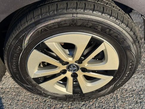 Used 2018 Toyota Prius Two w/ Prius Two Safety Plus Package image 29