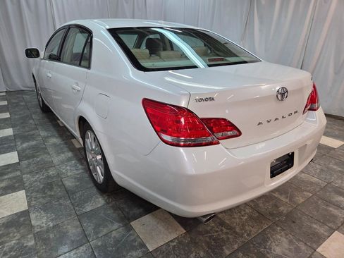 Used 2010 Toyota Avalon XLS image 6