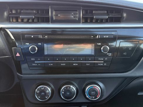 Used 2015 Toyota Corolla L FWD image 25