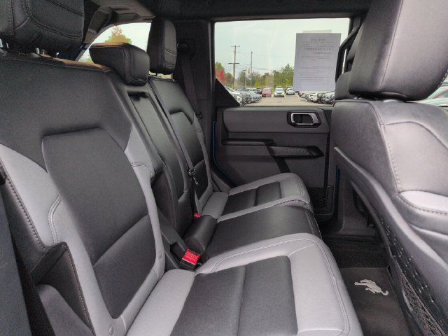 Certified 2024 Ford Bronco Black Diamond w/ Sasquatch Package AWD/4WD image 17
