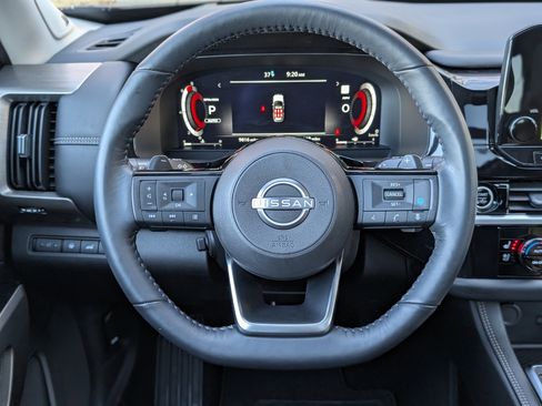 Used 2024 Nissan Pathfinder Platinum w/ Cargo Package image 28