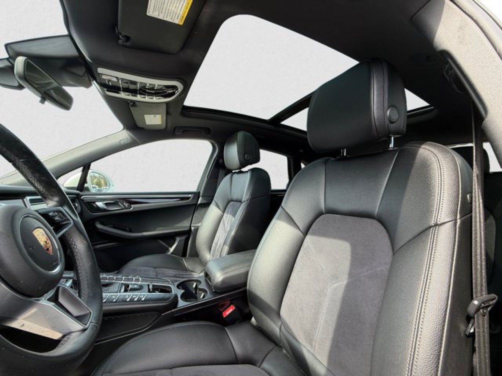 Used 2021 Porsche Macan AWD/4WD image 12