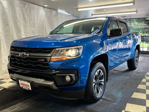 Used 2021 Chevrolet Colorado Z71 AWD/4WD image 3