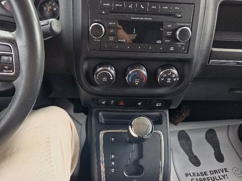 Used 2014 Jeep Patriot Latitude image 23