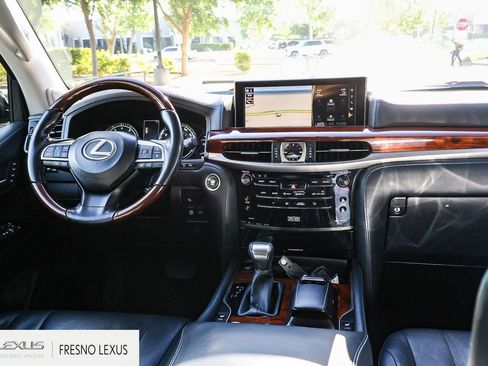Used 2019 Lexus LX 570 4WD w/ Luxury Package image 16